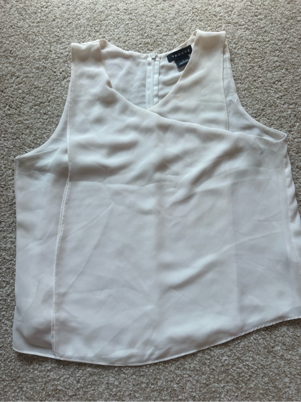 Whit tank blouse